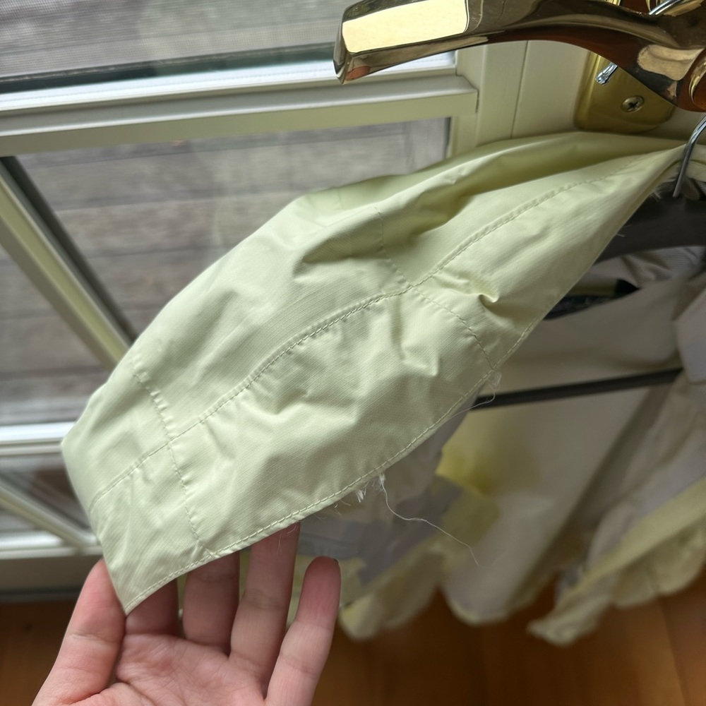 Helly Hansen Light Yellow Hooded Rain Jacket - Picture 9 of 10